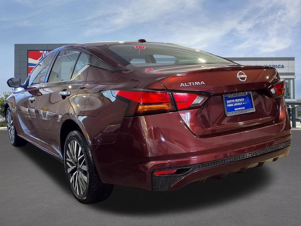 Used 2023 Nissan Altima 2.5 SV AWD/4WD image 3