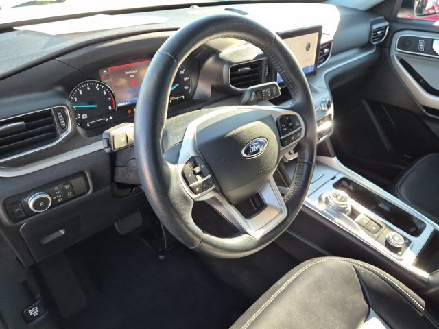 Certified 2023 Ford Explorer XLT w/ Equipment Group 202A AWD/4WD image 17