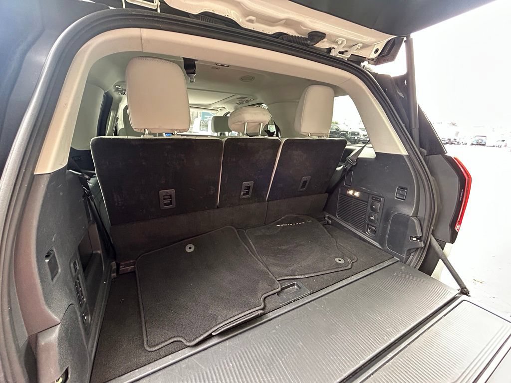 Certified 2025 Ford Expedition Platinum w/ Driver's Package AWD/4WD image 8