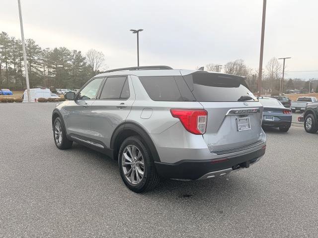 Certified 2022 Ford Explorer XLT w/ Equipment Group 202A image 3