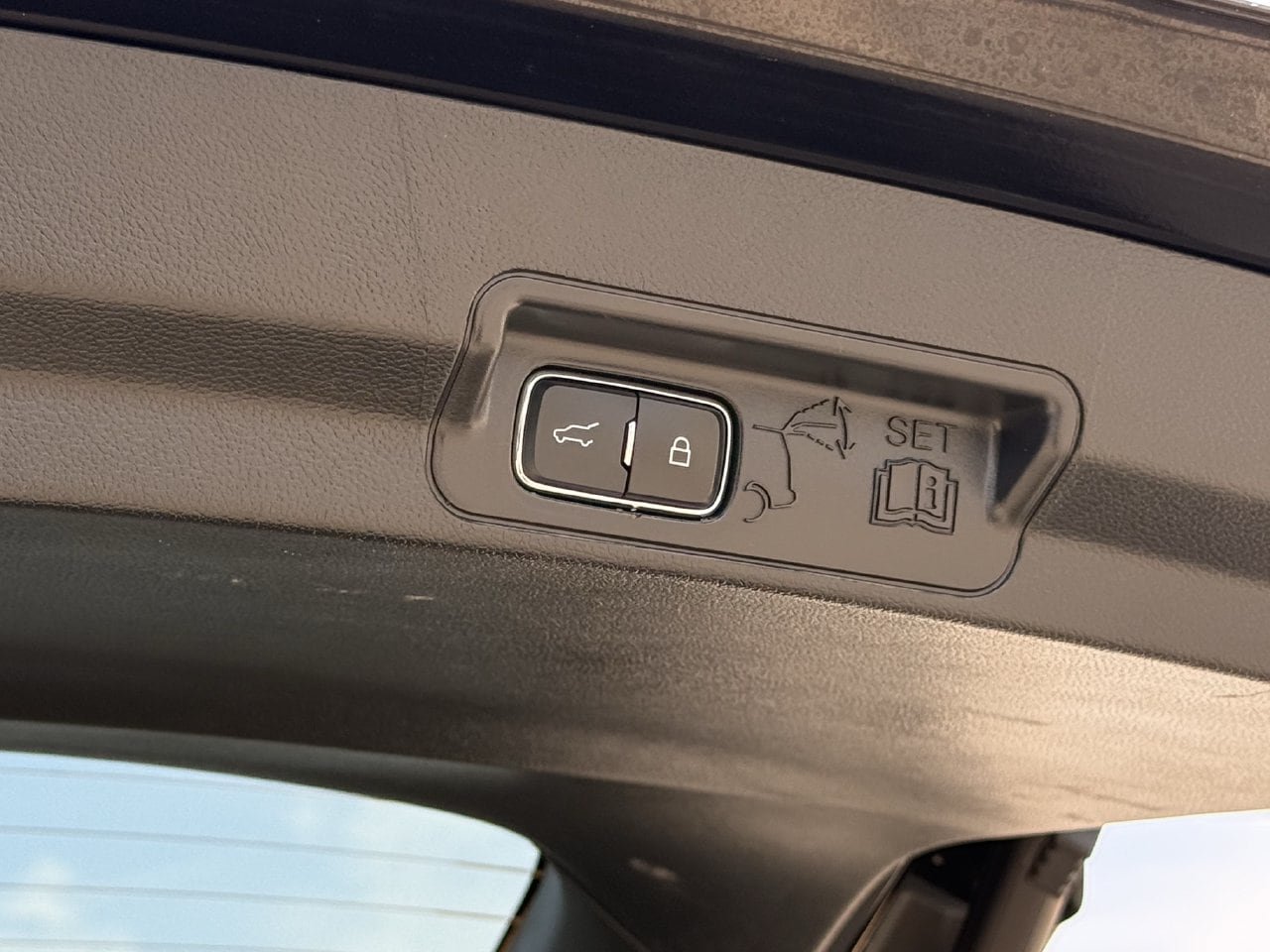 Certified 2025 Ford Explorer ST-Line RWD image 29