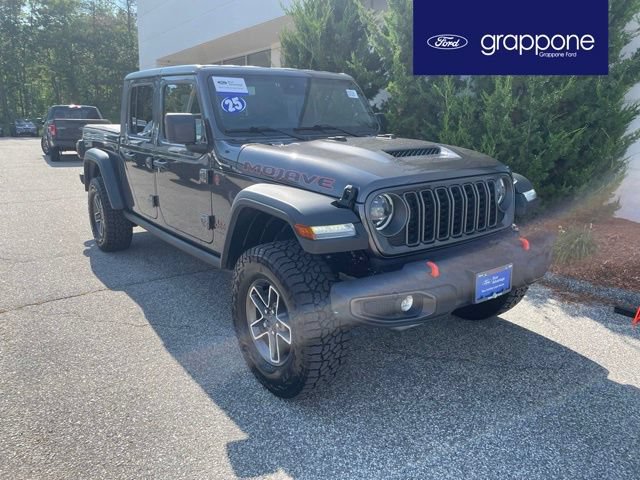 Used 2025 Jeep Gladiator Mojave w/ Convenience Group AWD/4WD video 1