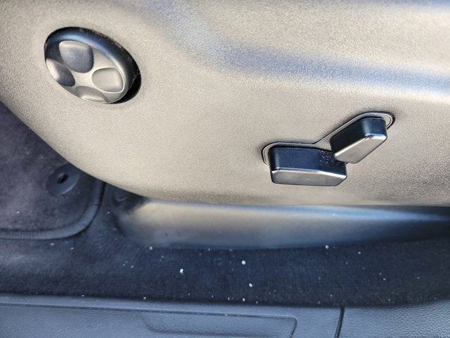 Used 2019 Jeep Grand Cherokee Laredo w/ Security & Convenience Group image 23