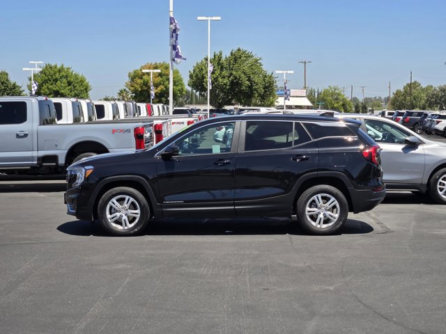 Used 2024 GMC Terrain SLE AWD/4WD image 7