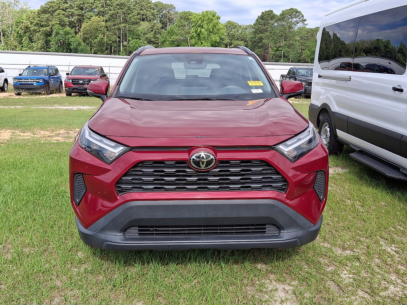 Used 2022 Toyota RAV4 XLE w/ Convenience Package AWD/4WD image 2