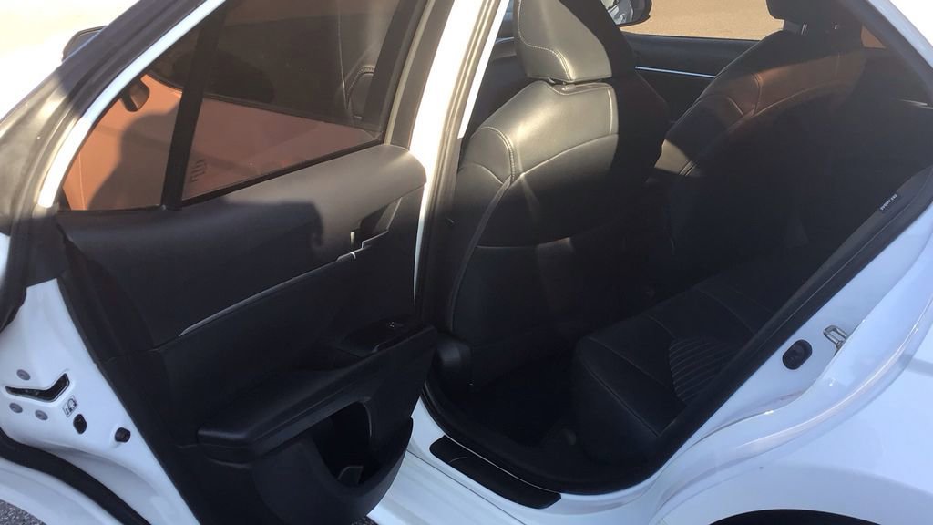 Used 2018 Toyota Camry SE image 11