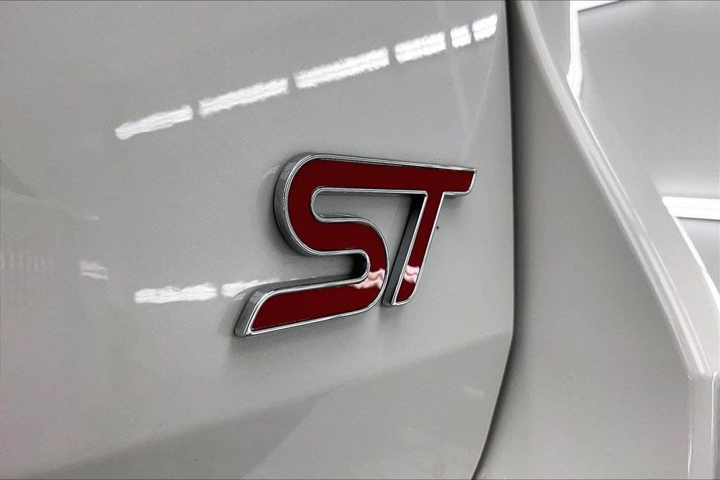Certified 2025 Ford Explorer ST AWD/4WD image 8