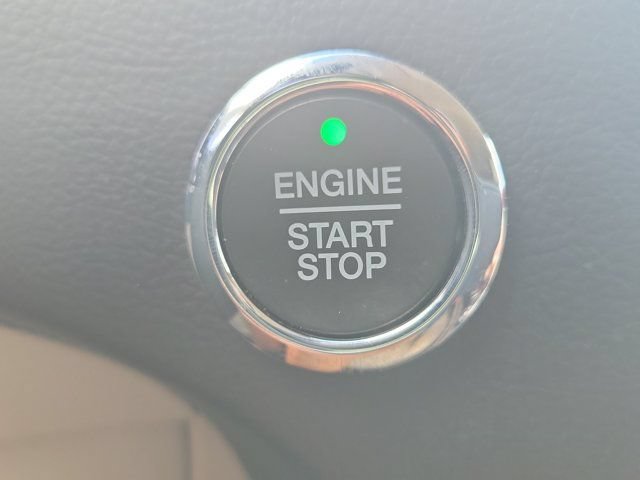 Certified 2020 Ford Edge Titanium FWD image 30