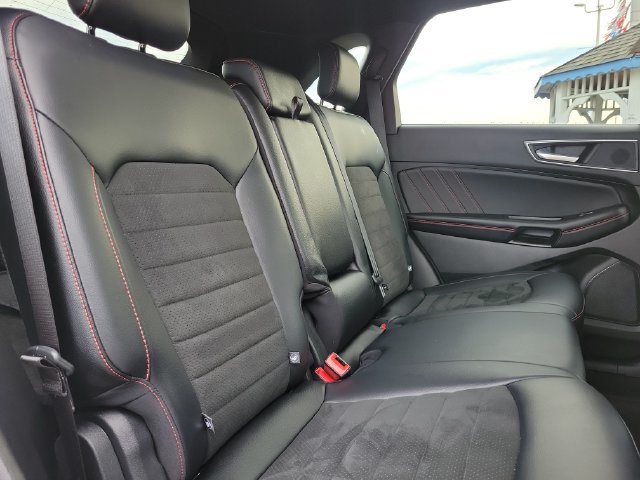 Certified 2024 Ford Edge ST-Line AWD/4WD image 14