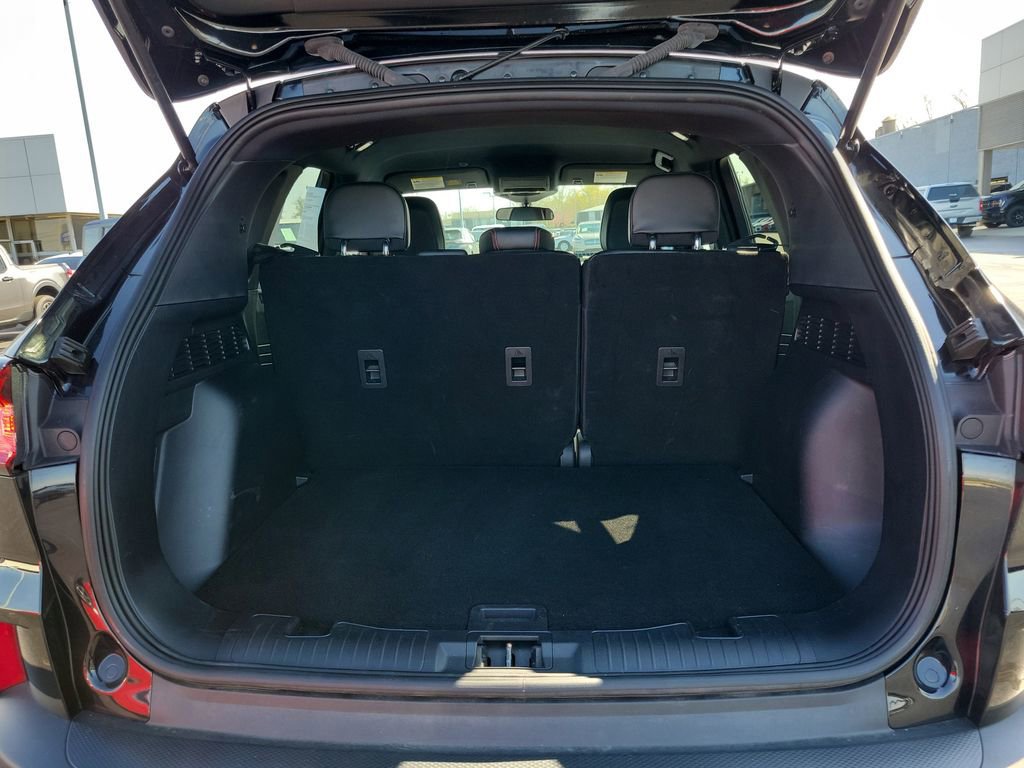 Certified 2025 Ford Escape ST-Line AWD/4WD image 10