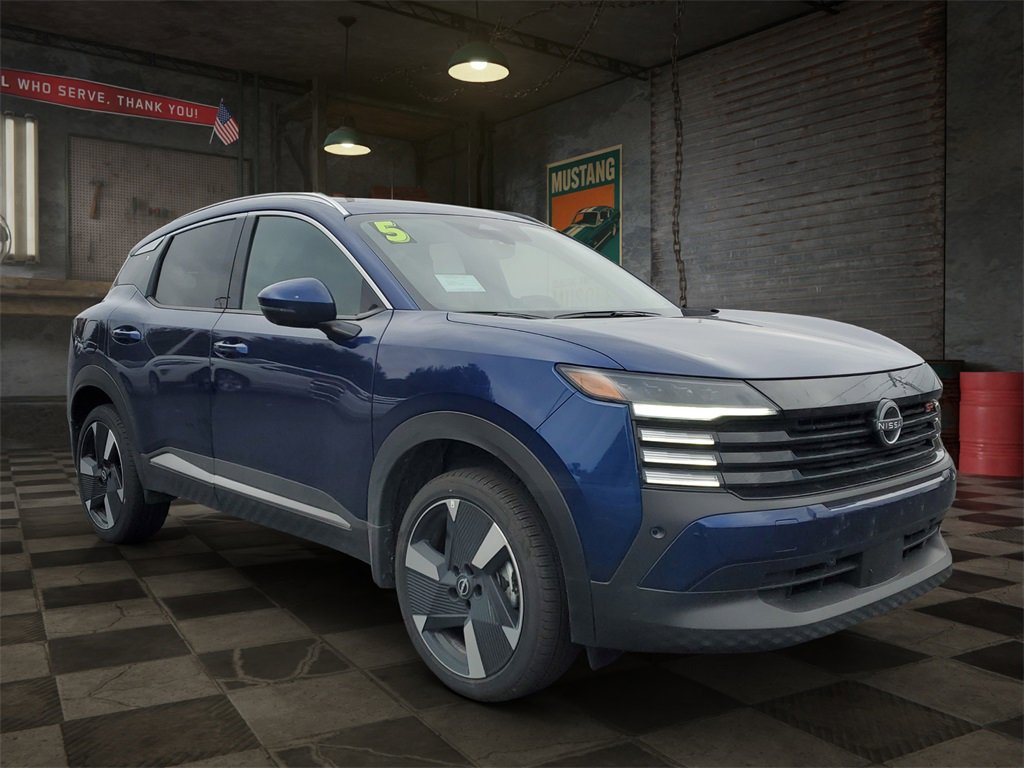 Used 2025 Nissan Kicks SR image 2