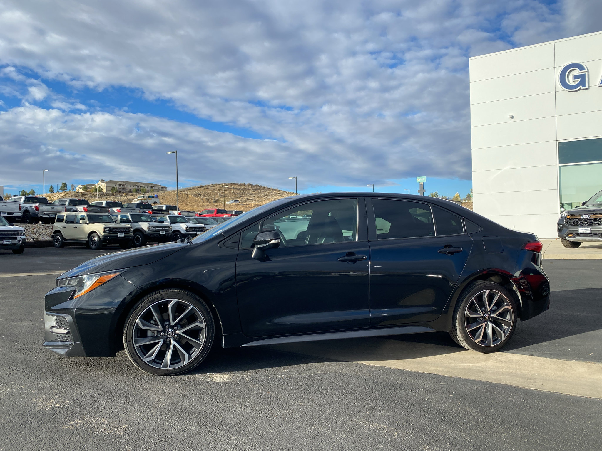 Used 2020 Toyota Corolla XSE FWD image 23