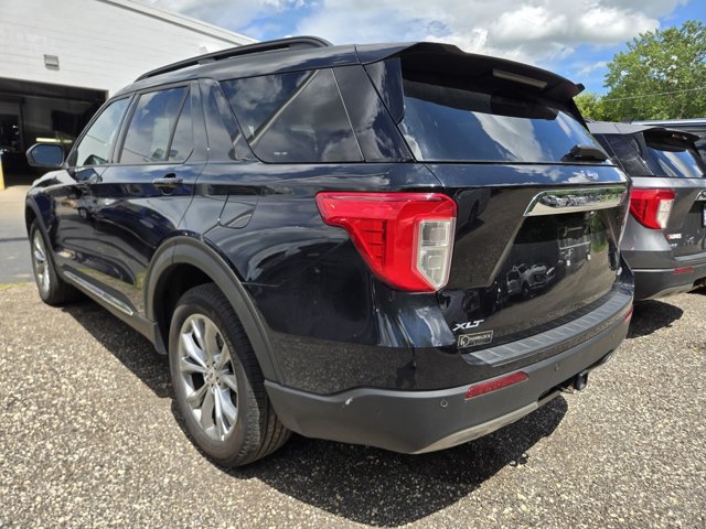 Certified 2023 Ford Explorer XLT w/ Equipment Group 202A AWD/4WD image 3