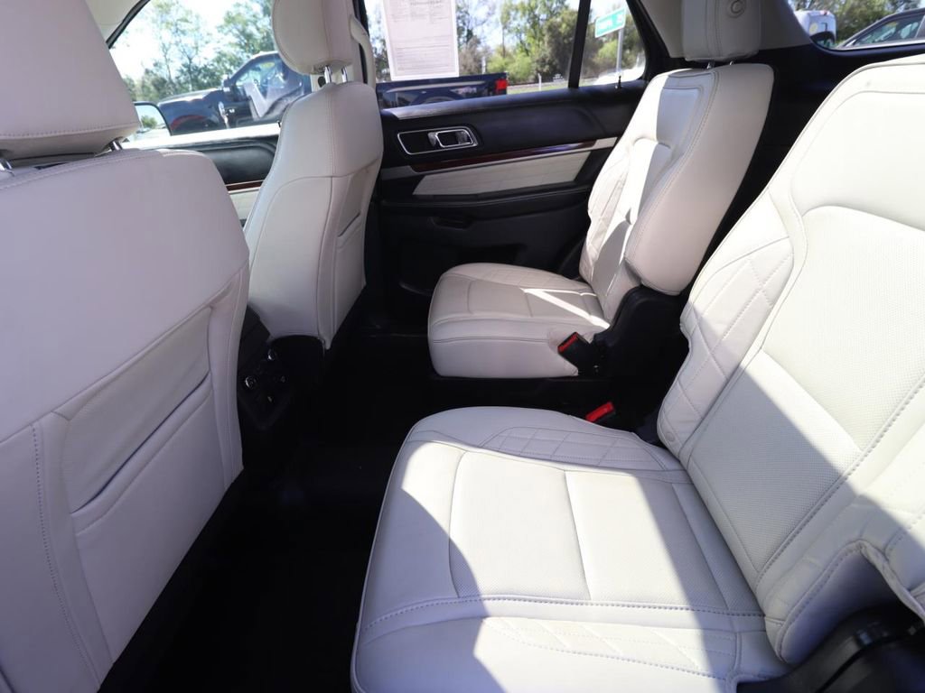Certified 2017 Ford Explorer Platinum image 12
