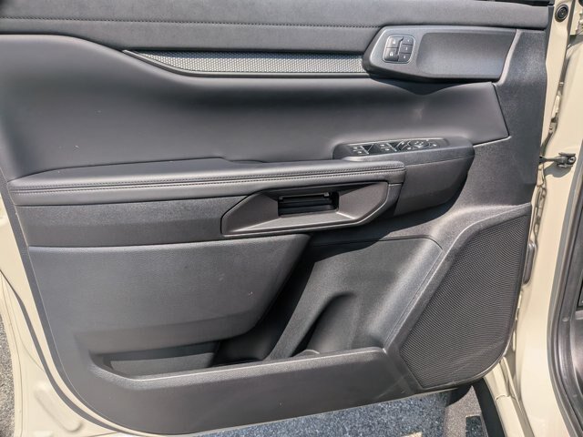 Certified 2025 Ford Ranger Raptor AWD/4WD image 13