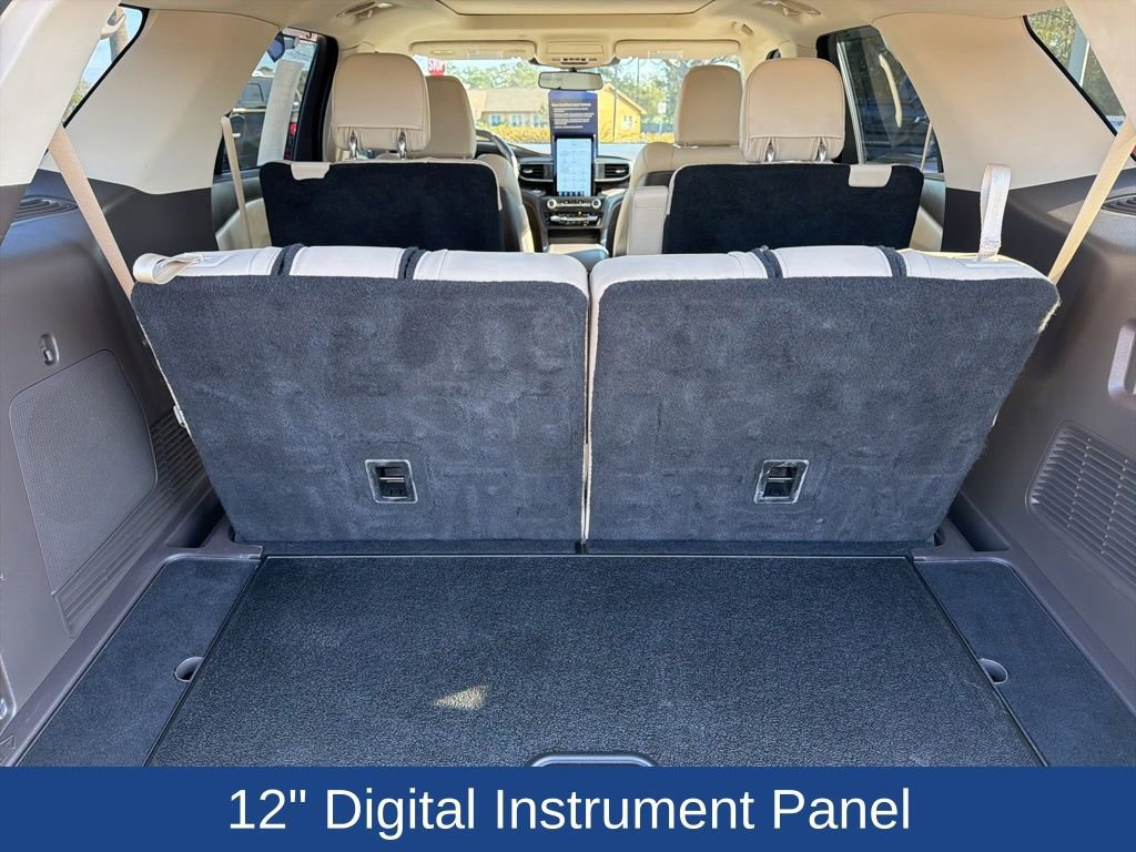 Certified 2020 Ford Explorer Platinum w/ Premium Technology Package image 11
