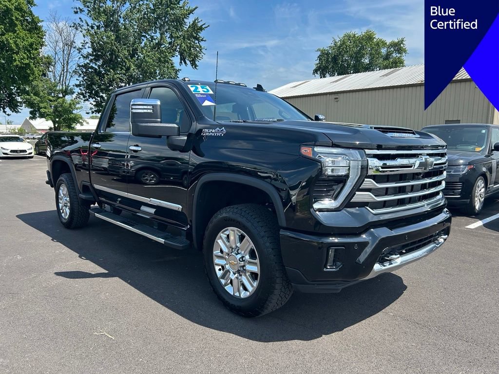 Used 2025 Chevrolet Silverado 2500 High Country w/ High Country Premium Package AWD/4WD image 2