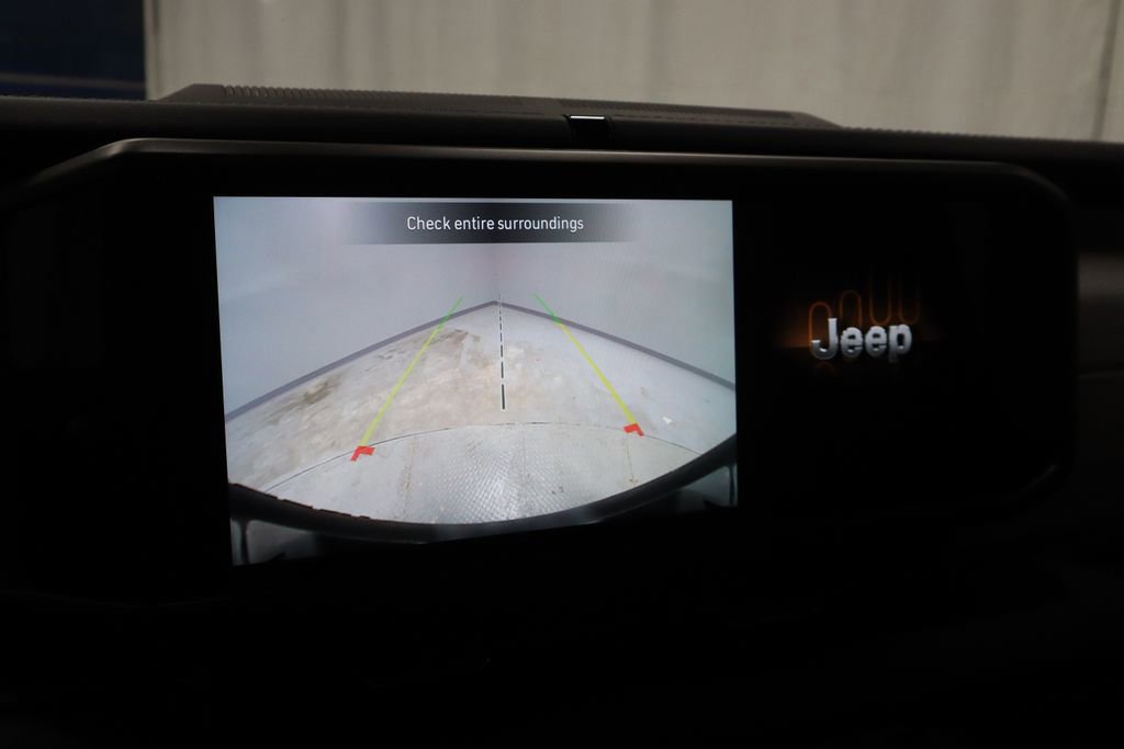 Used 2025 Jeep Wrangler Unlimited Sahara AWD/4WD image 10