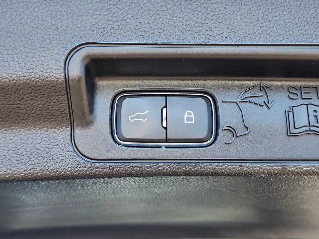 Certified 2020 Ford Explorer ST w/ Premium Technology Package image 36