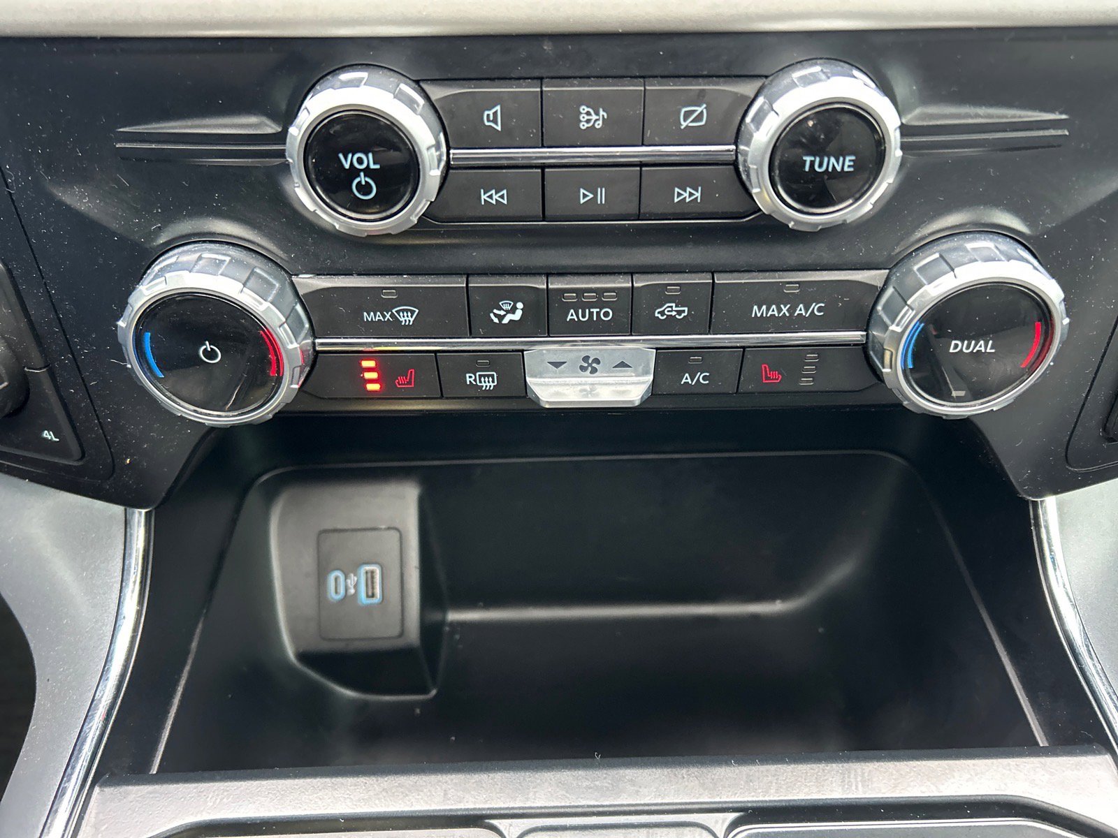 Certified 2022 Ford F150 XLT w/ Equipment Group 302A High image 29