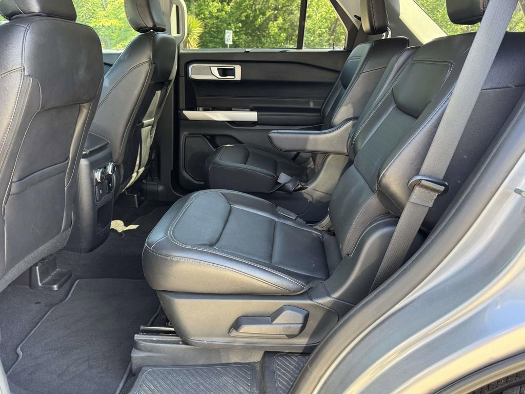 Certified 2021 Ford Explorer Limited w/ Hybrid Equipment Group 310A AWD/4WD image 17