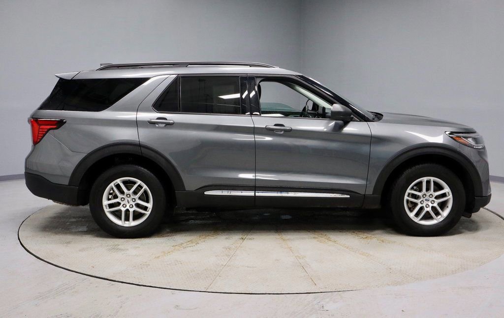 Certified 2025 Ford Explorer Active AWD/4WD image 6