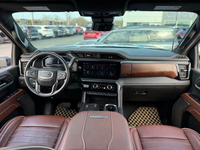 Used 2025 GMC Sierra 3500 Denali Ultimate AWD/4WD image 2