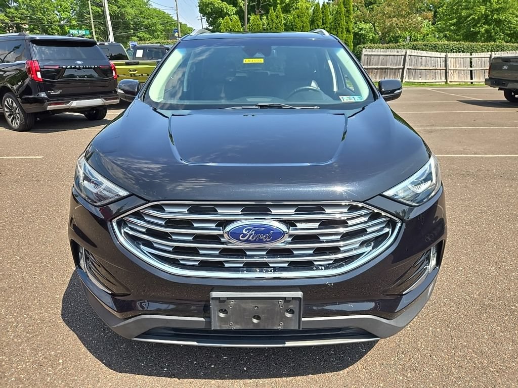 Certified 2019 Ford Edge Titanium w/ Cold Weather Package AWD/4WD image 2