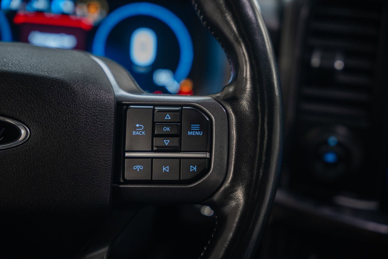 Certified 2023 Ford F150 Lariat w/ Equipment Group 502A High image 29