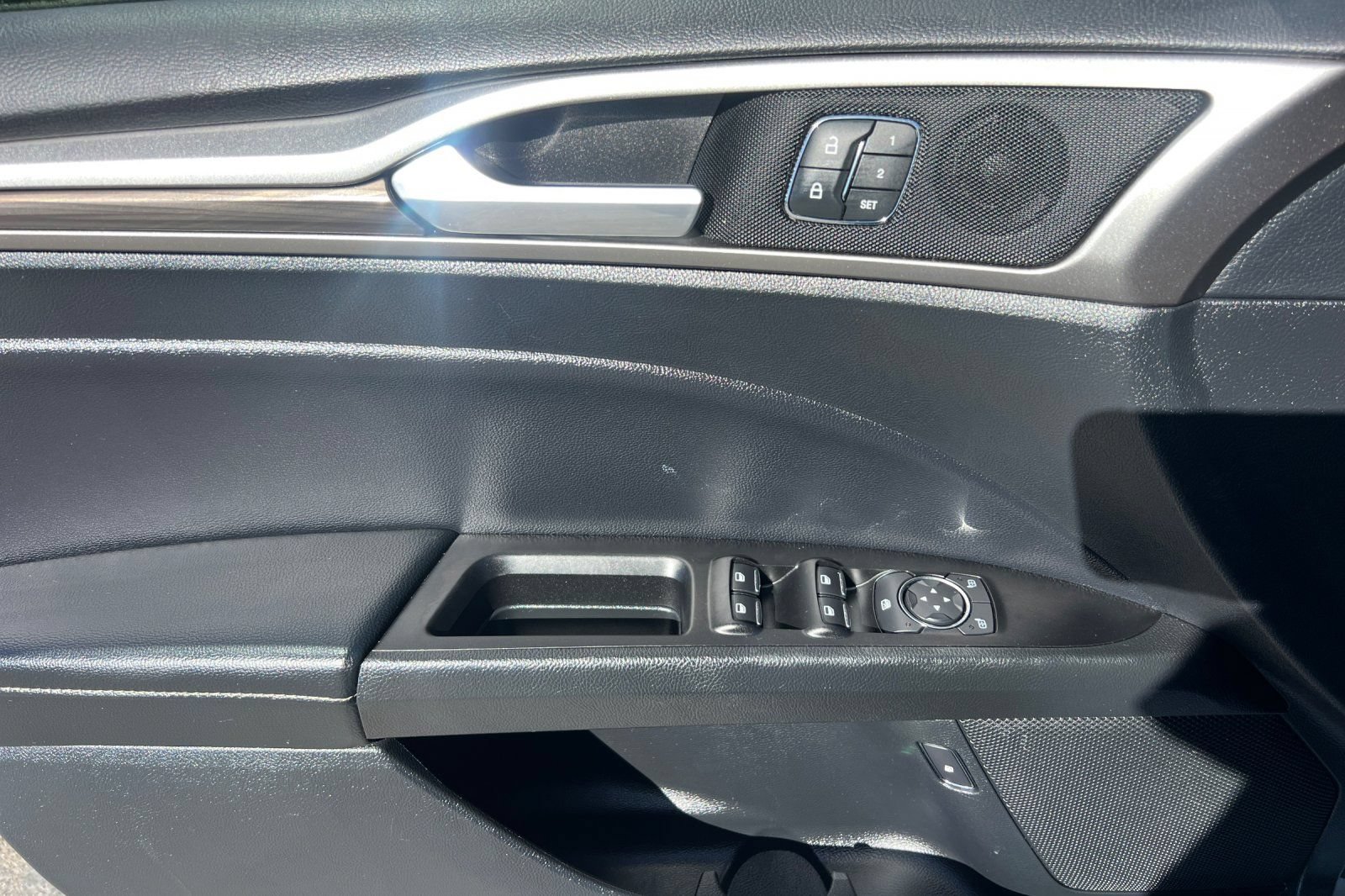Certified 2018 Ford Fusion Energi SE FWD image 12