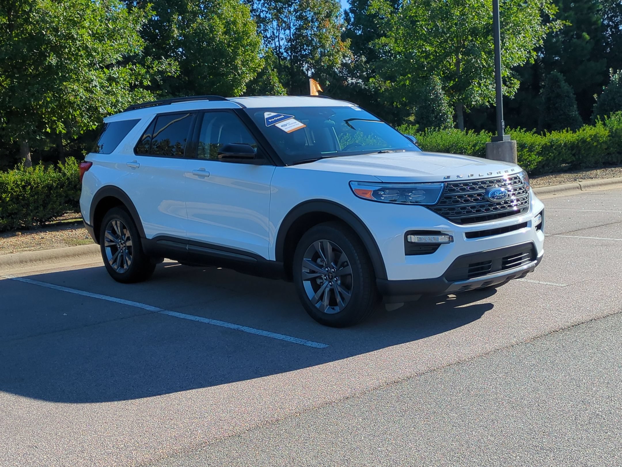 Certified 2024 Ford Explorer XLT w/ Equipment Group 202A AWD/4WD image 2