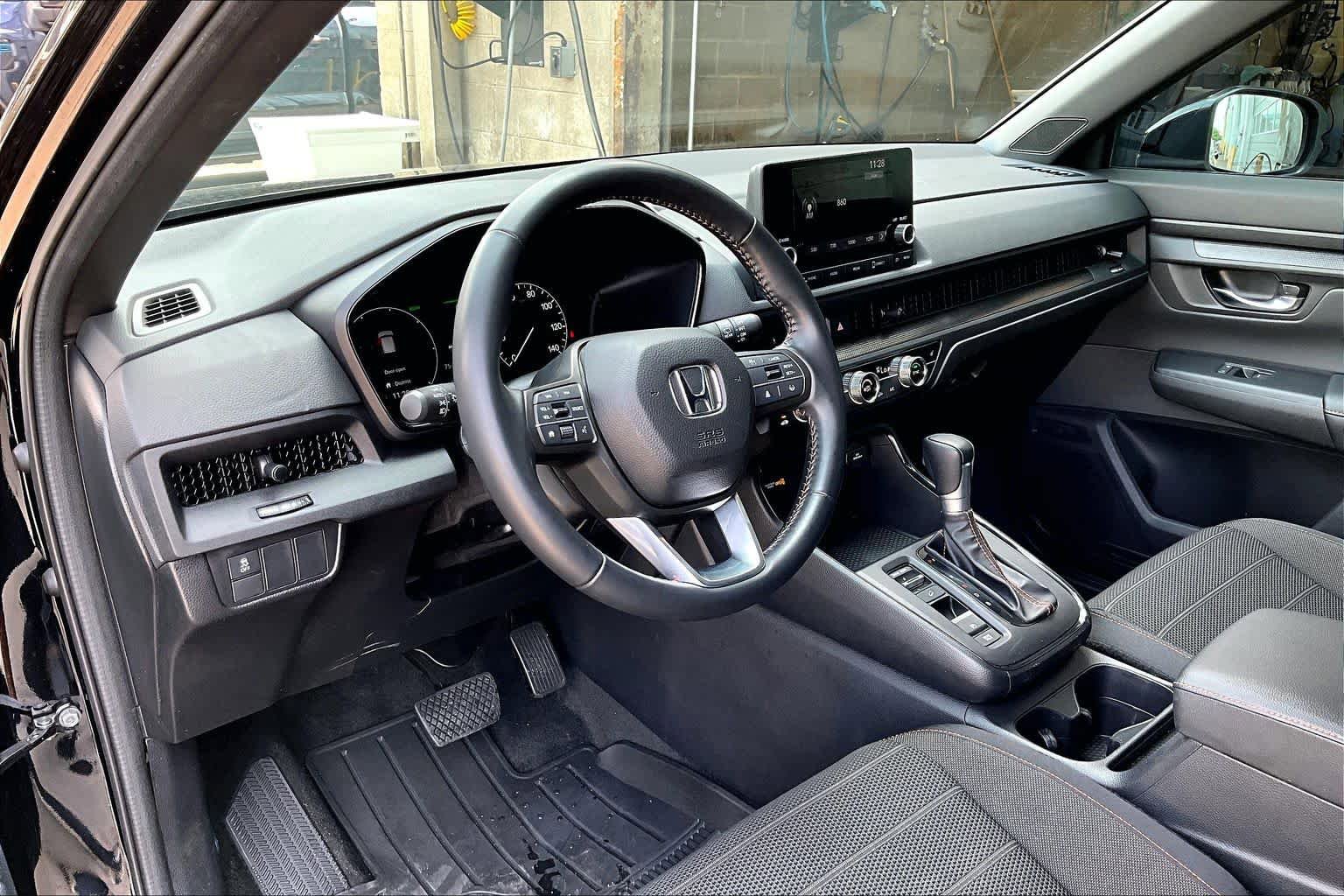 Used 2025 Honda CR-V Sport image 18