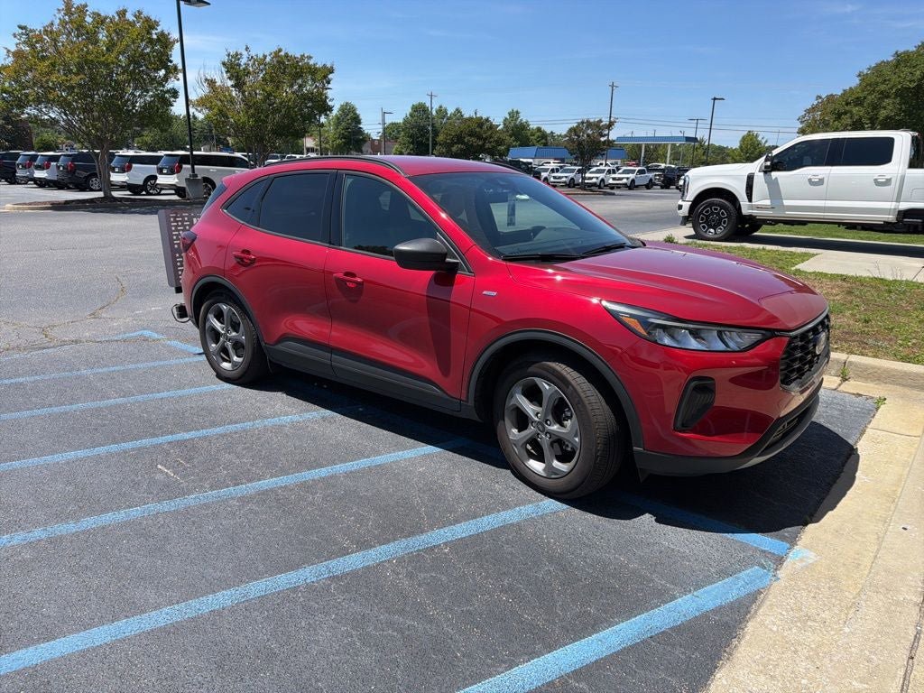 Certified 2025 Ford Escape ST-Line w/ Tech Pack #1 FWD image 10