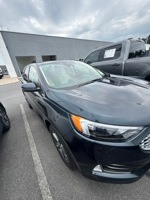 Certified 2023 Ford Edge SEL w/ Convenience Package AWD/4WD image 3