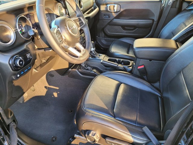 Used 2023 Jeep Wrangler Unlimited Sahara image 12