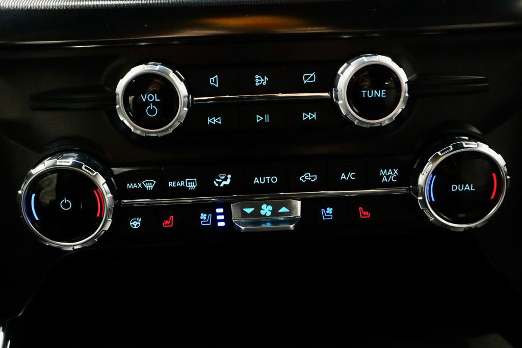 Certified 2024 Ford F150 Platinum w/ Equipment Group 702A High image 32