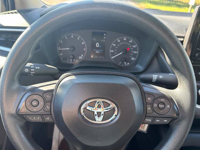 Used 2025 Toyota Corolla LE FWD image 10