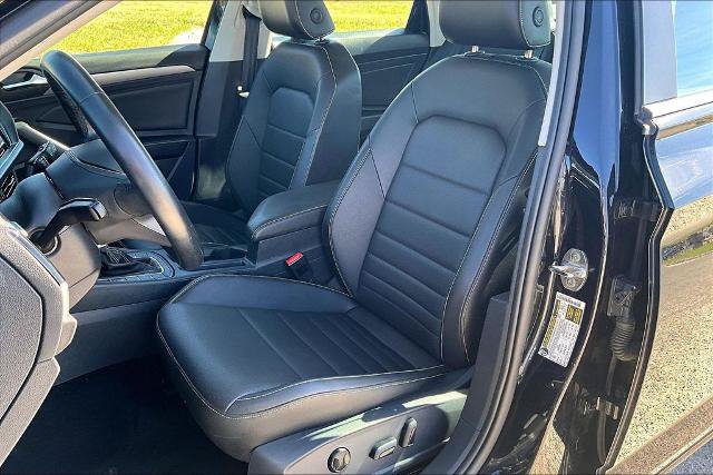 Used 2024 Volkswagen Jetta SE FWD image 23