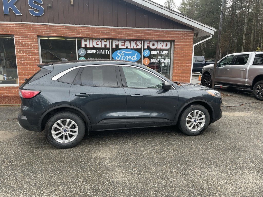 Certified 2022 Ford Escape SE w/ Convenience Package image 2