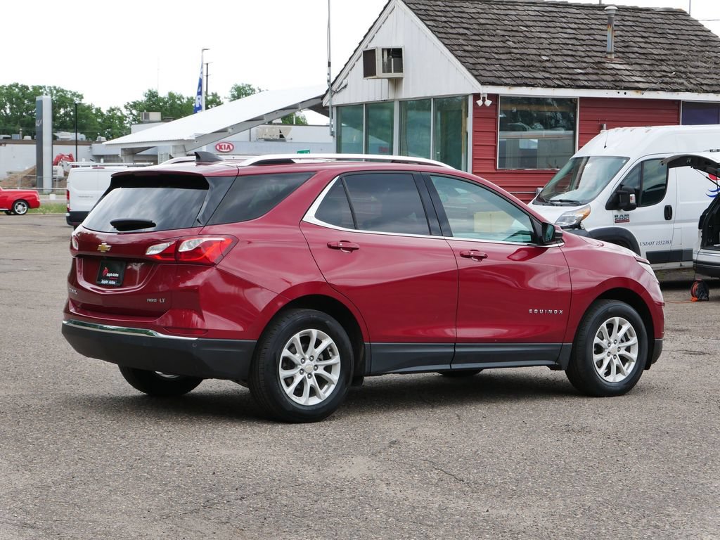 Used 2018 Chevrolet Equinox LT w/ Sun & Infotainment Package AWD/4WD image 3