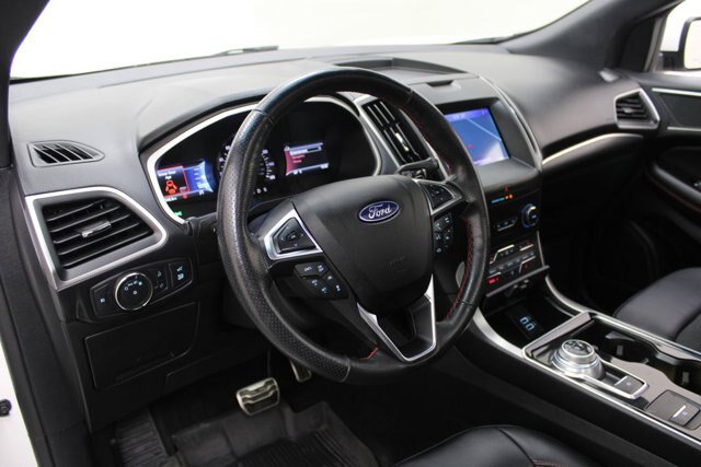 Certified 2020 Ford Edge ST-Line w/ Cold Weather Package AWD/4WD image 12