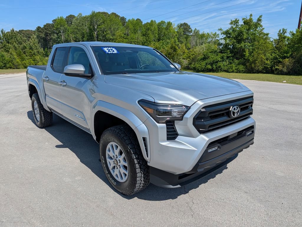 Used 2025 Toyota Tacoma SR5 AWD/4WD image 2