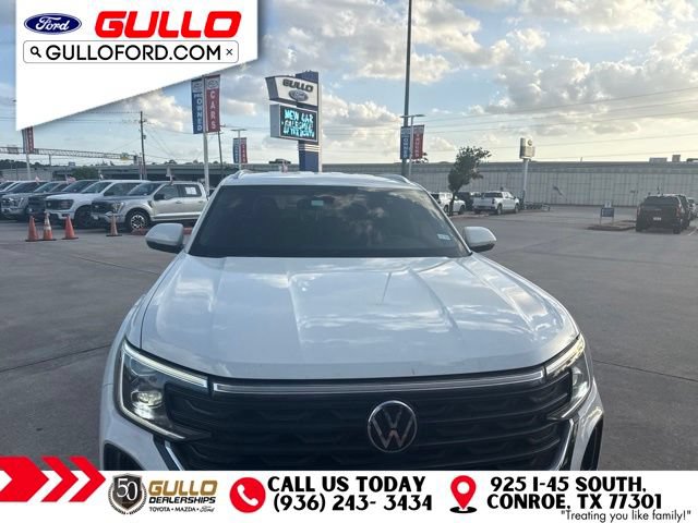 Used 2024 Volkswagen Atlas Cross Sport SE FWD image 2