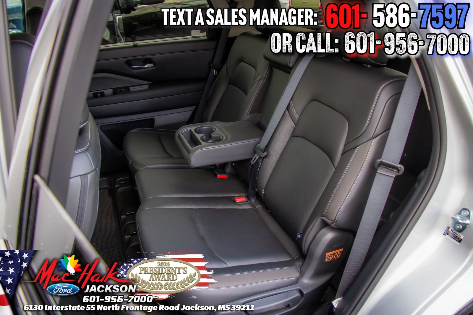 Used 2025 Nissan Pathfinder SL AWD/4WD image 8