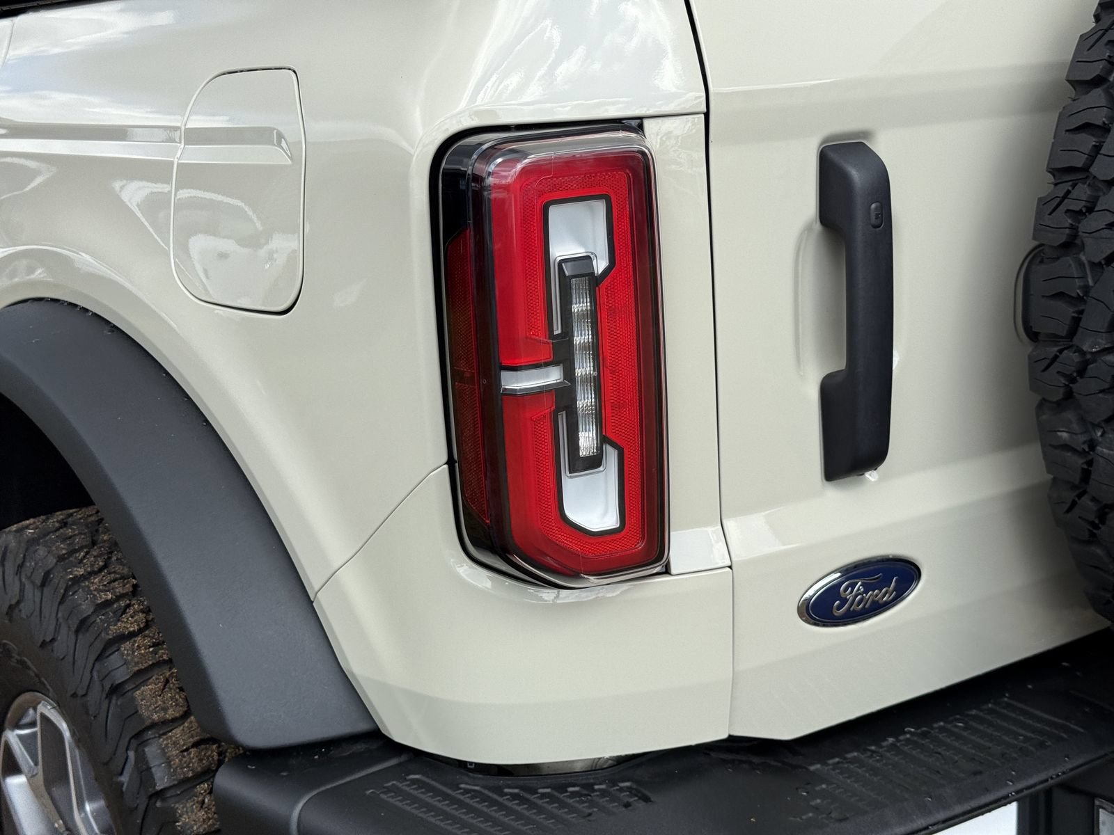 Certified 2025 Ford Bronco Badlands AWD/4WD image 9