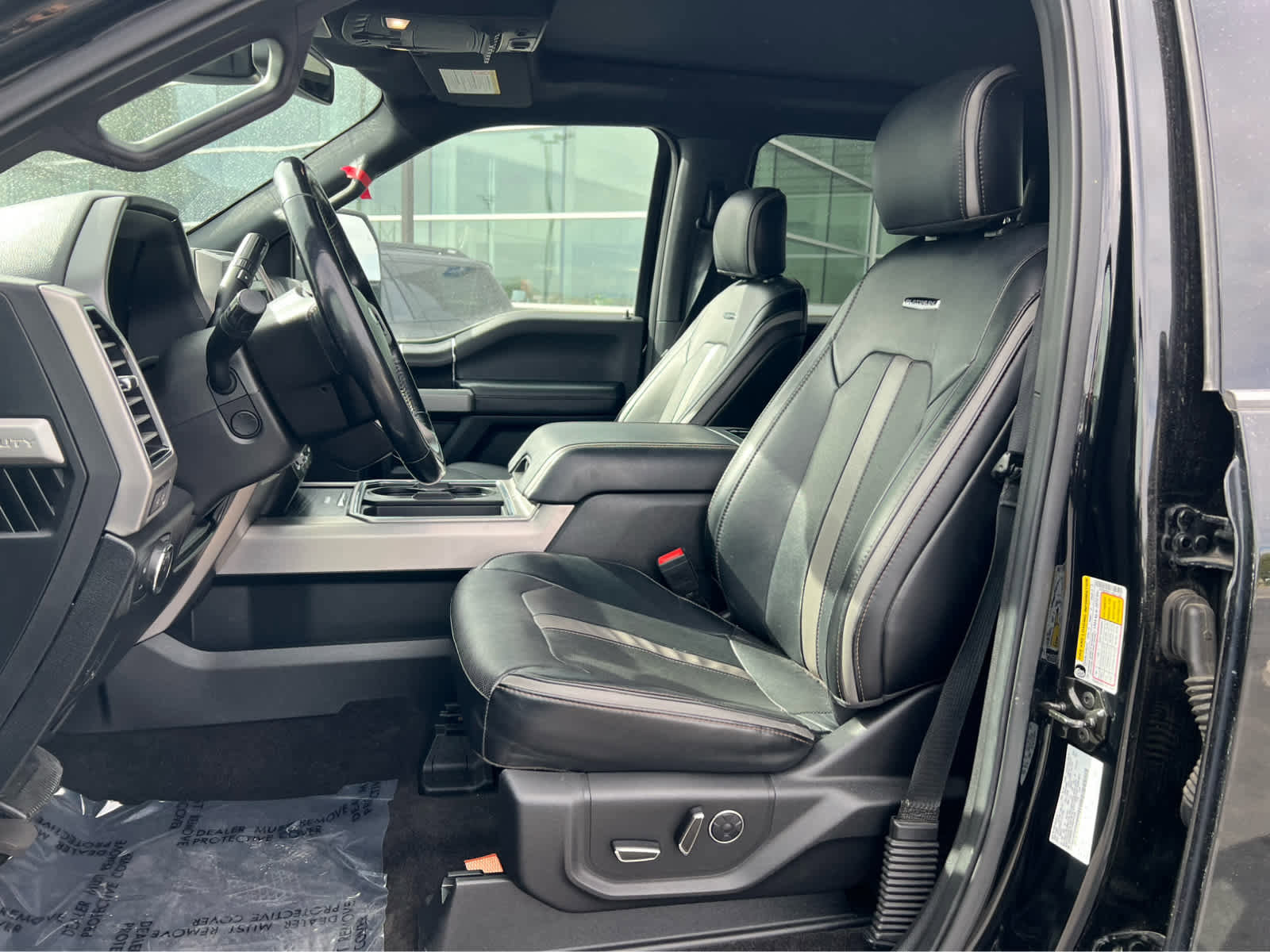 Certified 2018 Ford F350 Platinum w/ Platinum Ultimate Package AWD/4WD image 25