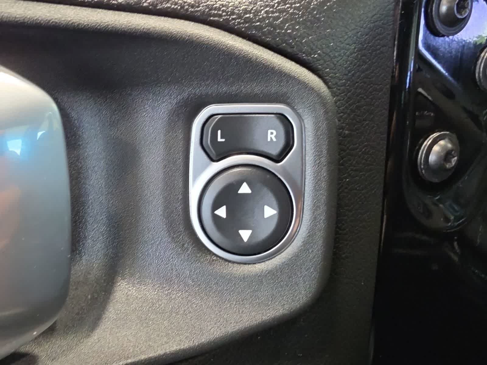 Used 2022 Jeep Wrangler Unlimited Sport AWD/4WD image 17