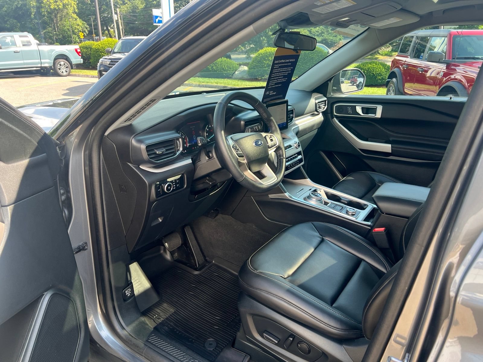 Certified 2024 Ford Explorer XLT w/ Equipment Group 202A AWD/4WD image 20