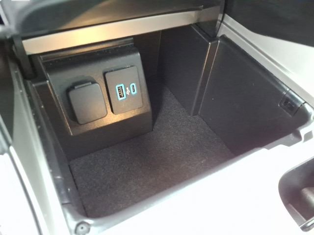 Certified 2022 Ford Explorer XLT w/ Equipment Group 202A image 15