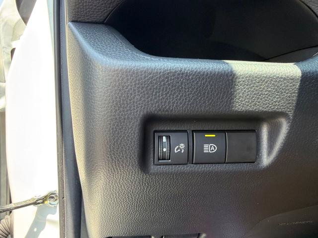 Used 2022 Toyota RAV4 LE FWD image 21
